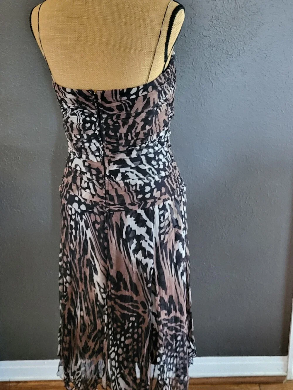 Tadashi Shoji 90s Size 10 Silk Chiffon Animal Print Strapless Dress Size 10 - Picture 3 of 9